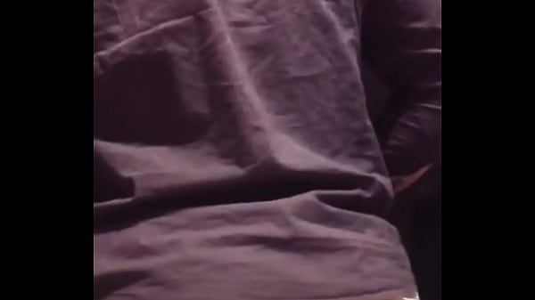 Pijany chłopak mojej przyjaciółki pieprzy mnie po imprezie